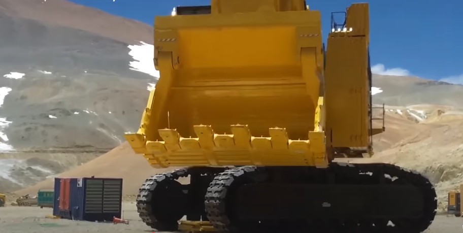 Komatsu PC 8000